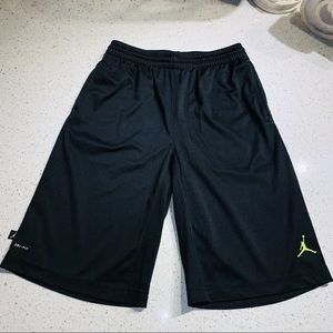 Jordan’s Youth L basketball gym shorts